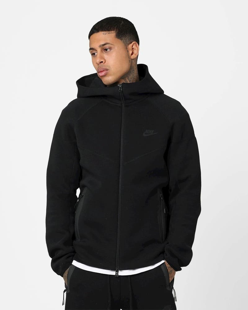 Conjunto Nike Tech Fleece Preto 2023 (New Season)