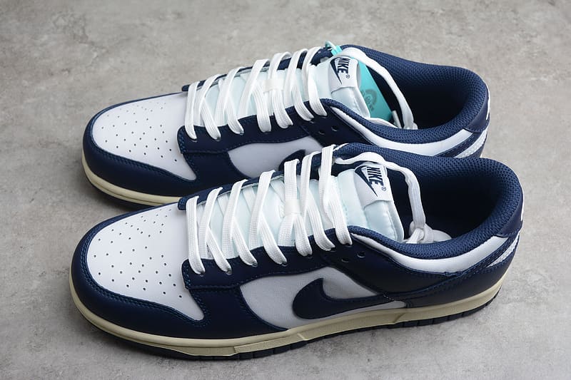 Nike Dunk Low Vintage Navy