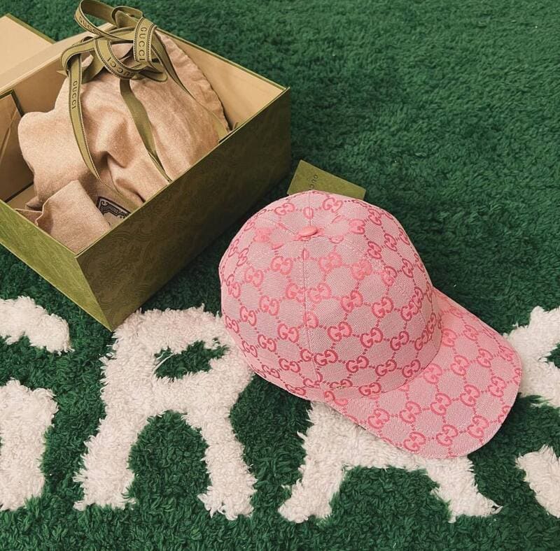 Boné Gucci Canvas GG Rosa