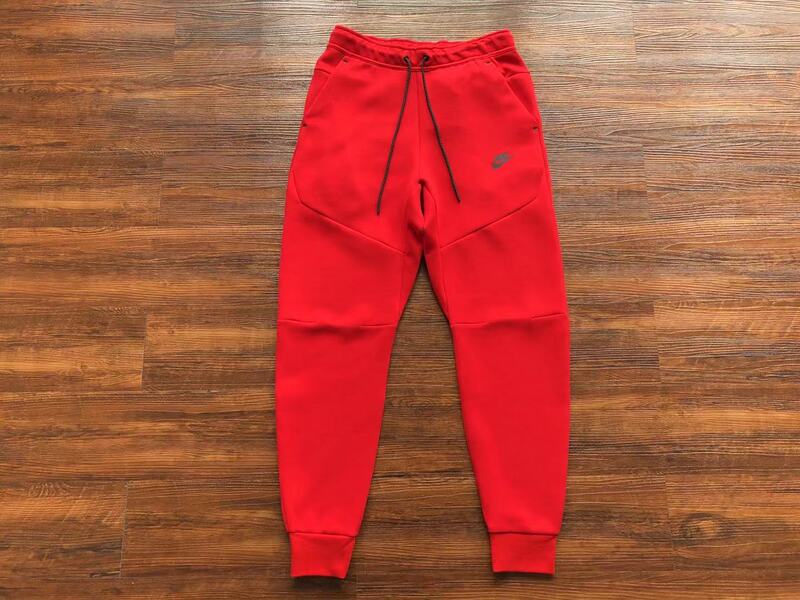 Conjunto Nike Tech Fleece Vermelho