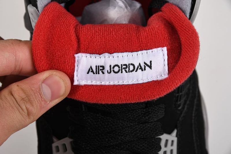 Air Jordan 4 Bred