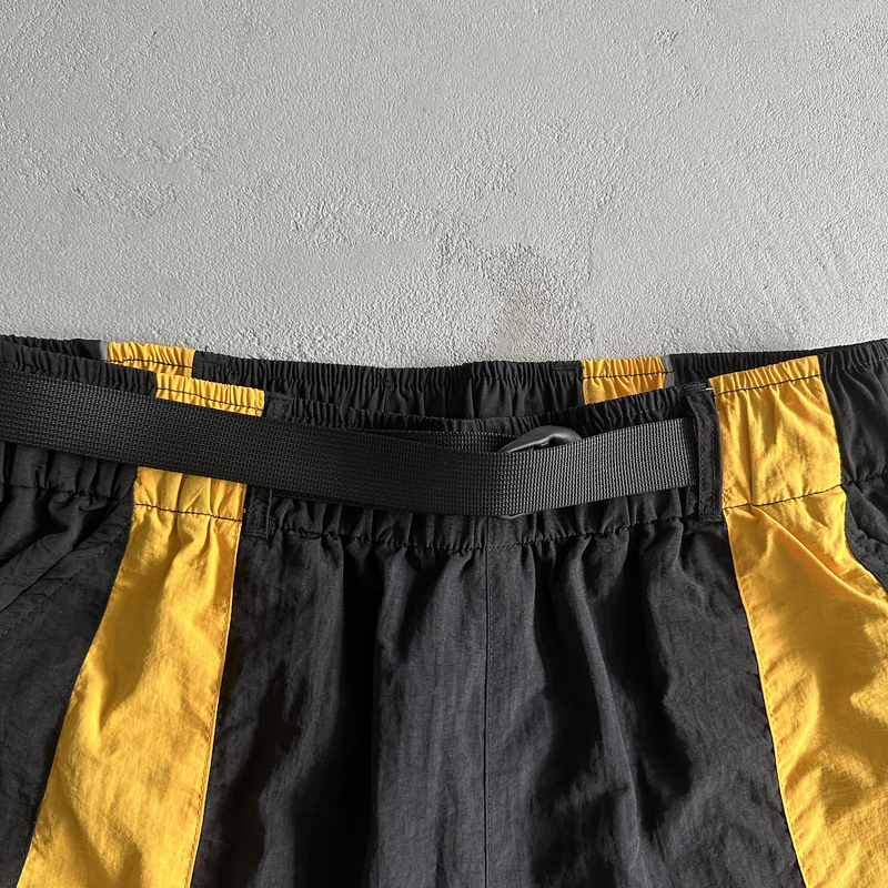 Shorts Corteiz Sun & Rain Preto/Amarelo