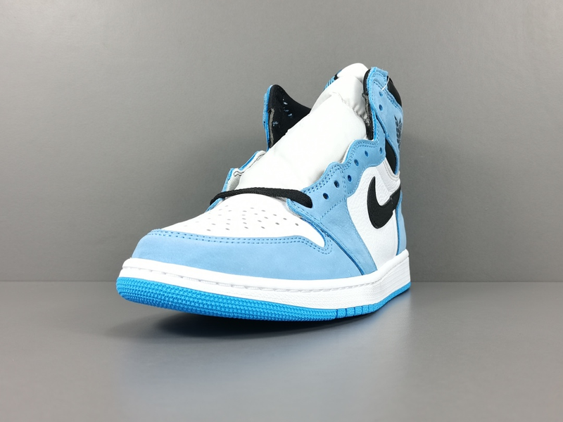 Air Jordan 1 UNC