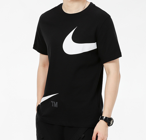 Camiseta Nike Swoosh Dividido