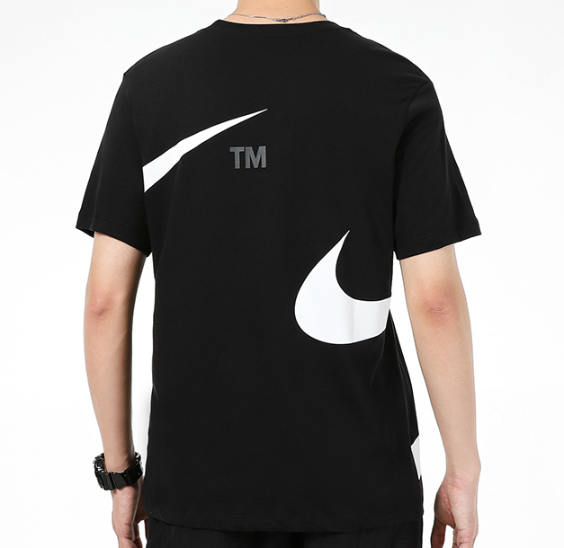 Camiseta Nike Swoosh Dividido